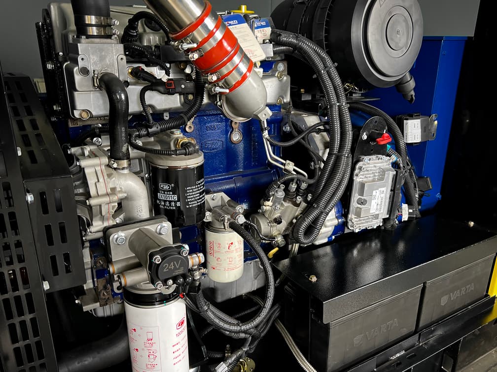 Дизельный генератор Vektor AD-120Y-T400 с АВР