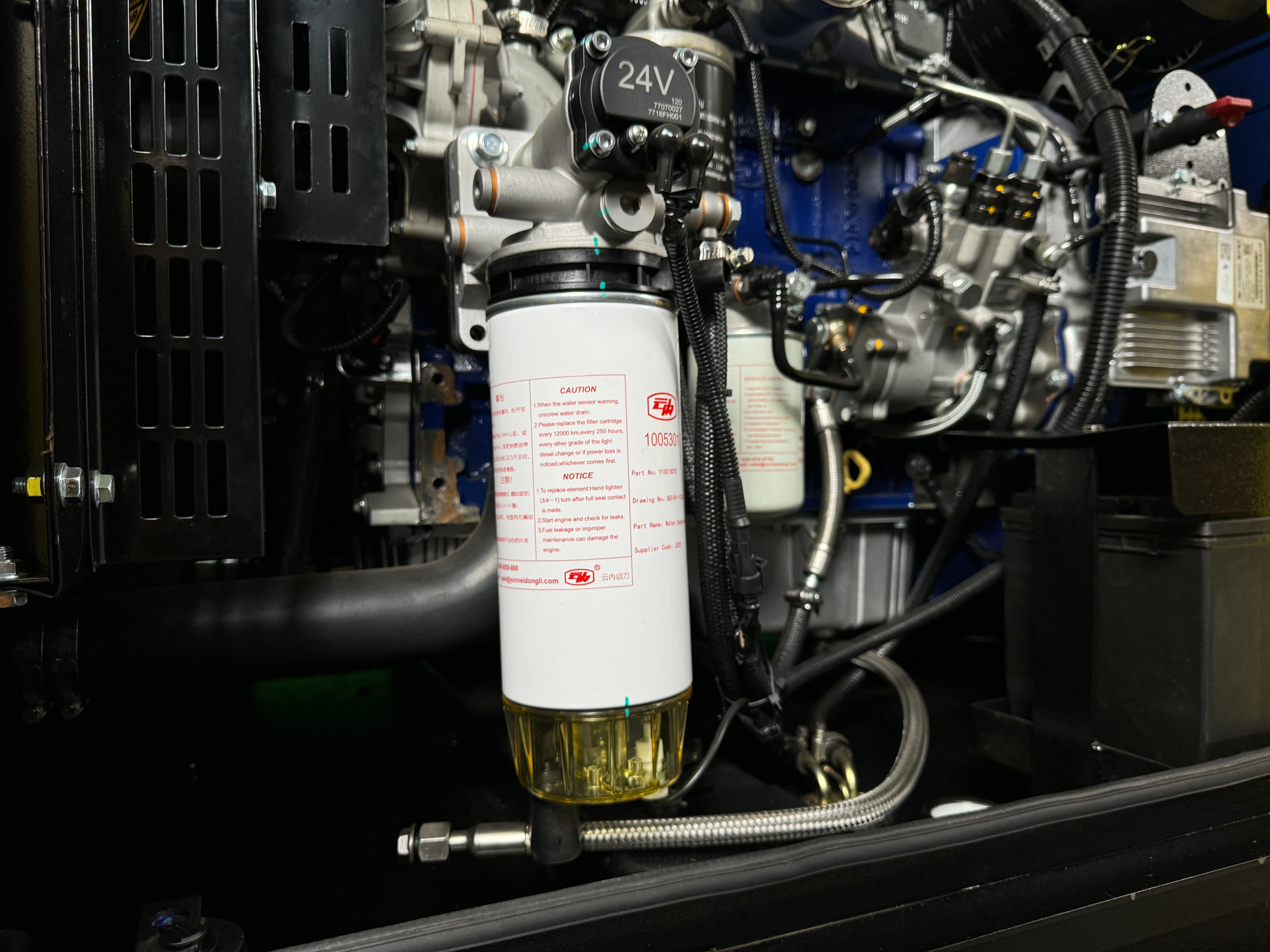 Дизельный генератор Vektor AD-120Y-T400 в шумозащитном кожухе