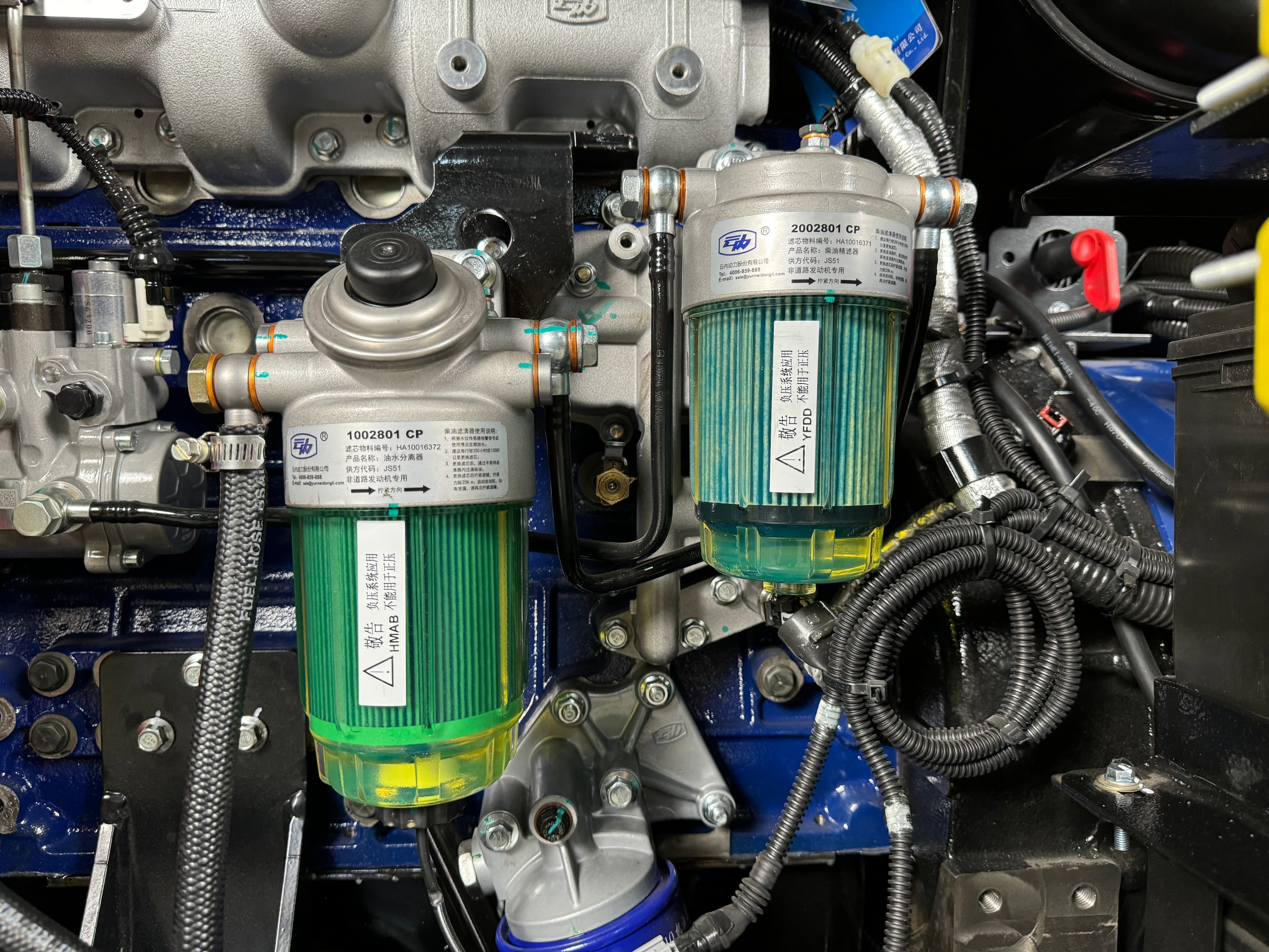 Дизельный генератор Vektor AD-70Y-T400 в шумозащитном кожухе