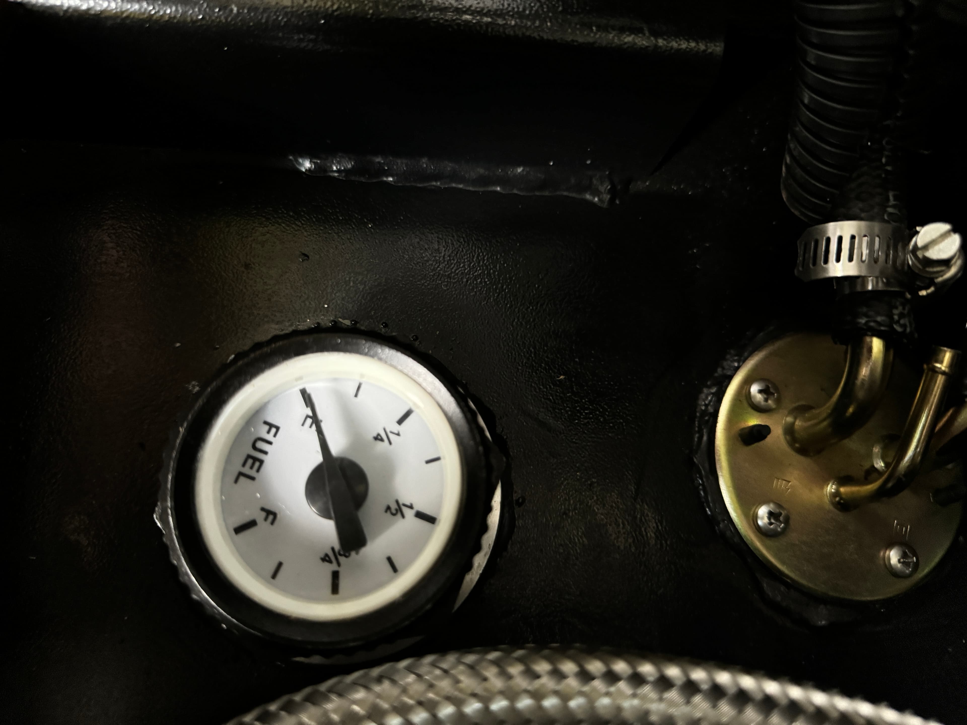 Дизельный генератор Vektor AD-100Y-T400 в шумозащитном кожухе