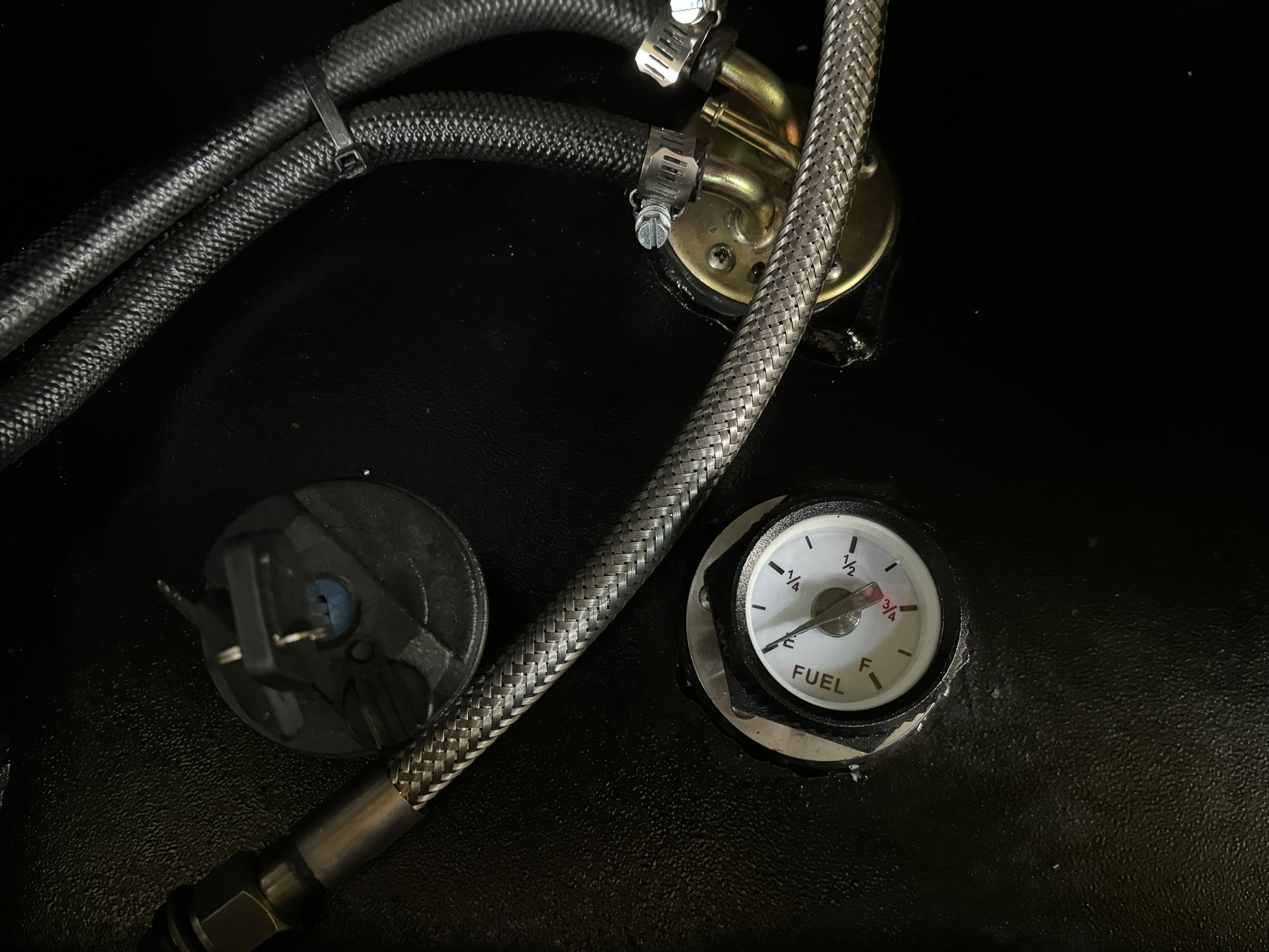 Дизельный генератор Vektor AD-20Y-T400 в шумозащитном кожухе с АВР