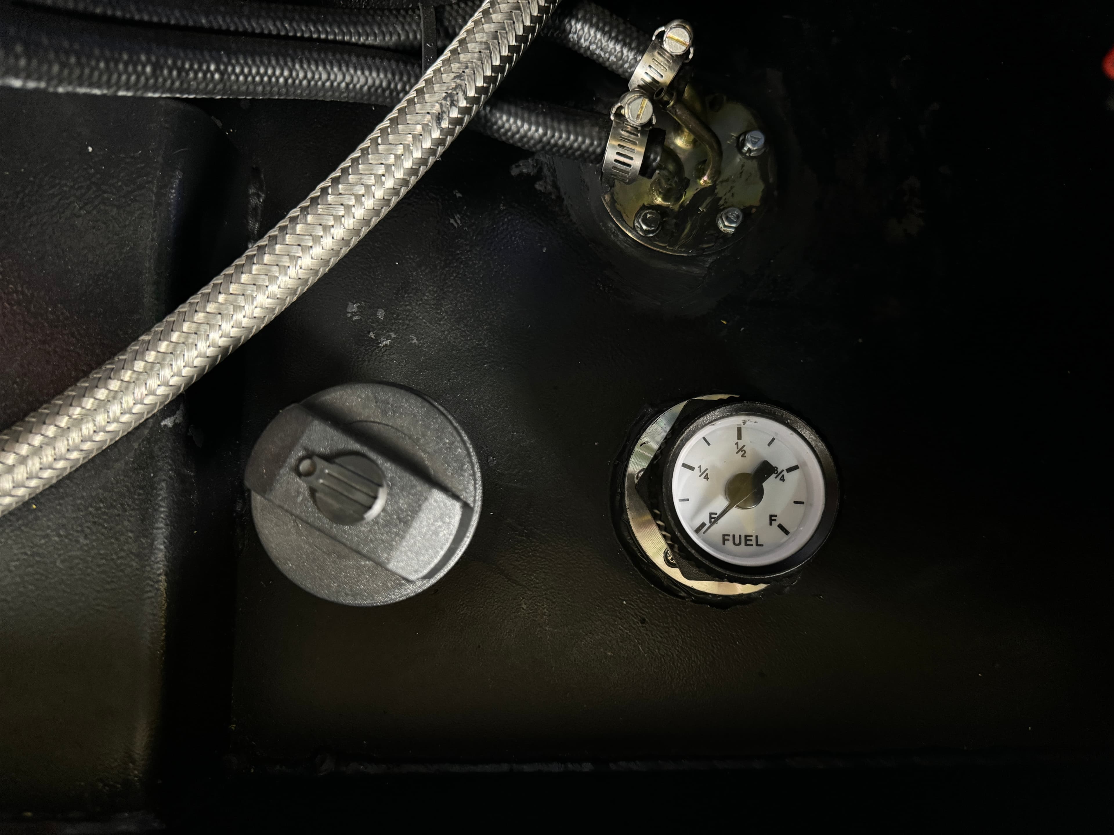 Дизельный генератор Vektor AD-70Y-T400 в шумозащитном кожухе