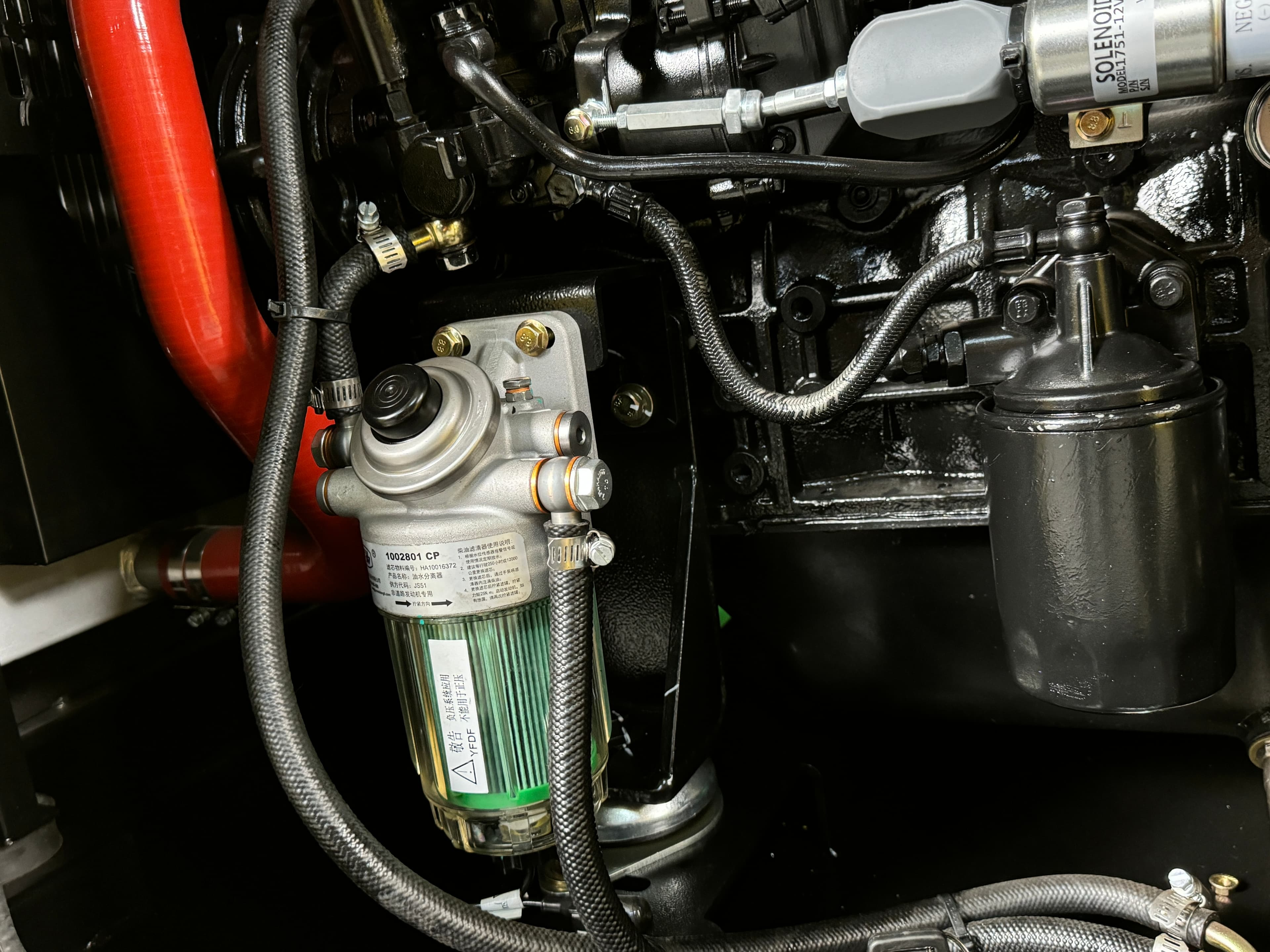 Дизельный генератор Vektor AD-20Y-T400 в шумозащитном кожухе